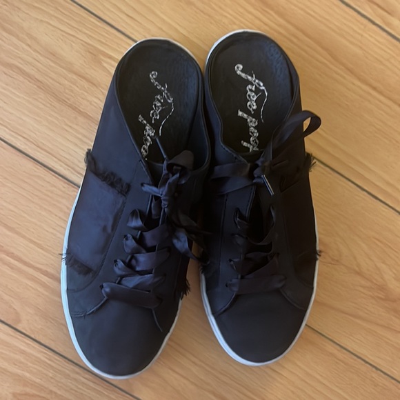 FREE PEOPLE Naples Slip On Leather Sneakers, 9 - Picture 8 of 11